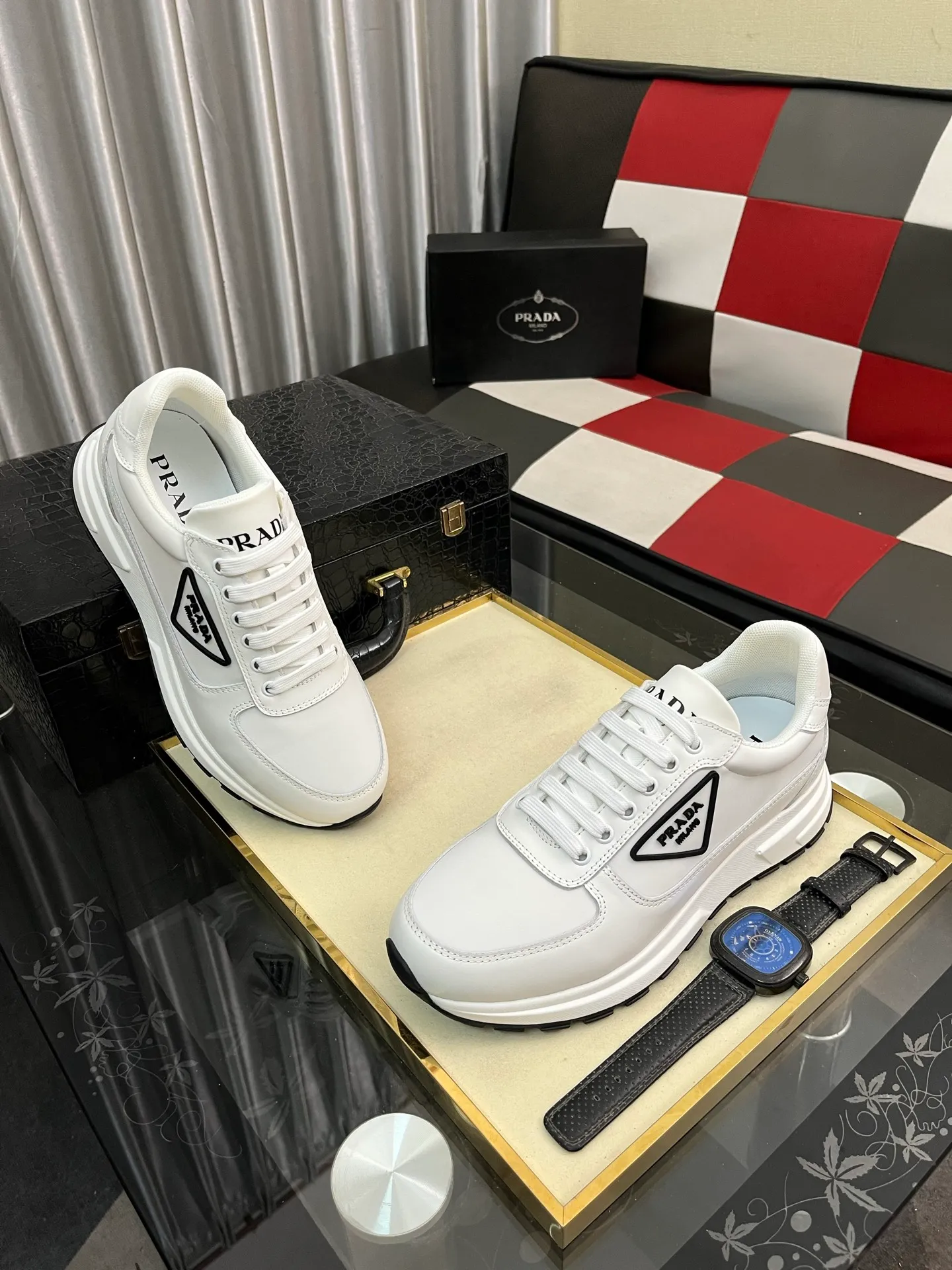 Men's shoes 💰420⌚️⌚️Prada•PRADA original quality.~ Unique modern style sneakers. 🏃A must-have casual shoe for trendy men😍😍 Original brand imported from Italy, imported original leather, sheep lining (refuses to discolor and grind feet) Sole: Original sole provided by the original factory, French lazy style design ⚠️Fit to the feet, original quality, super comfortable original sole. It’s like shooting the real thing🎬The real thing is better, high-quality sneakers Size: 38-444️⃣Colors available
